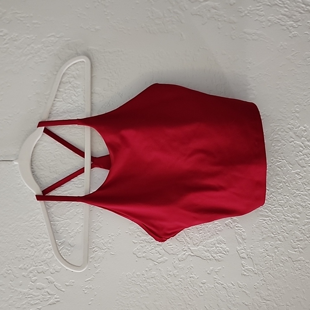 ⭐️5/$25 Old Navy Longline Sports Bra Top